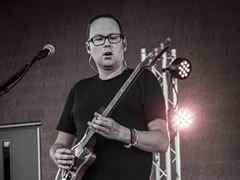 Dan Spannraft - Guitar / Backing Vocals